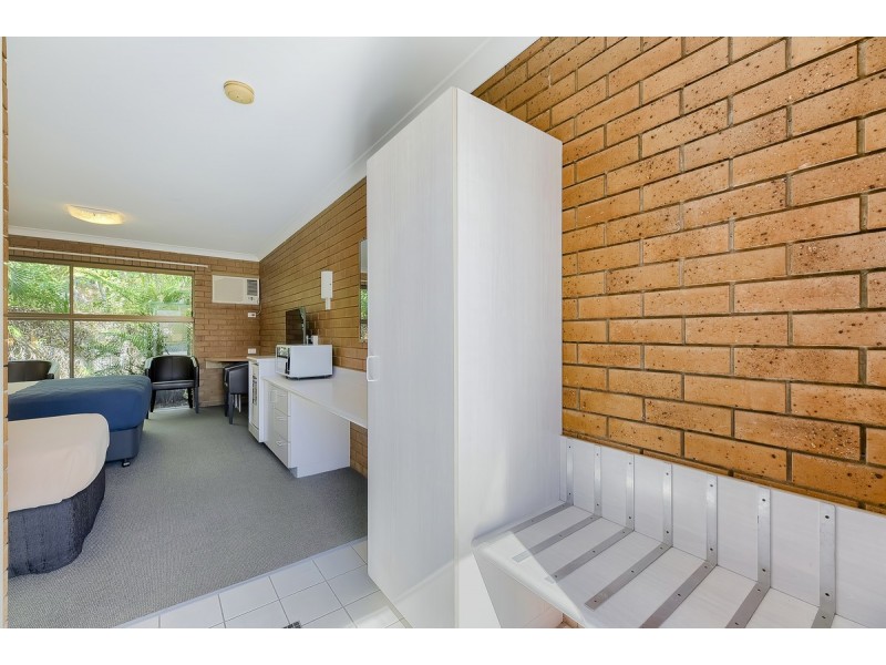 Furnished units/95 Nudgee Road, Hamilton QLD 4007