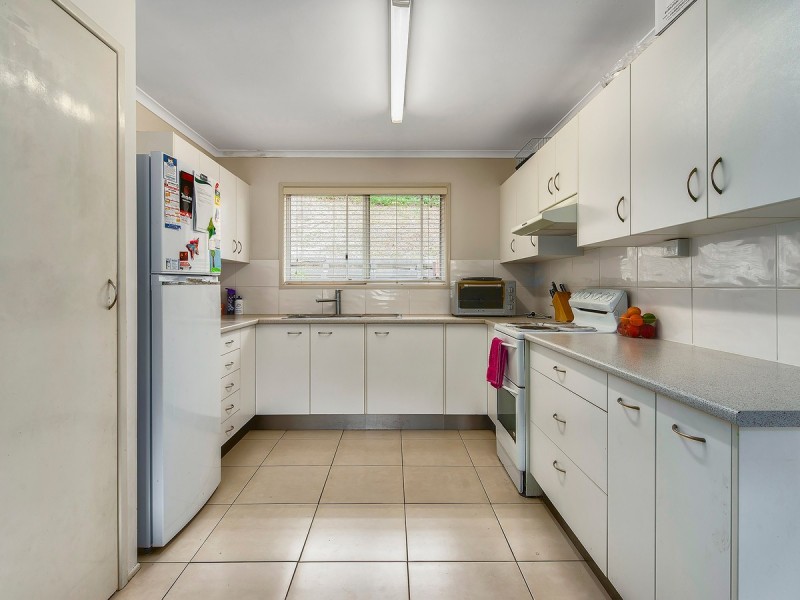 11 Caesar Road, Ferny Hills QLD 4055