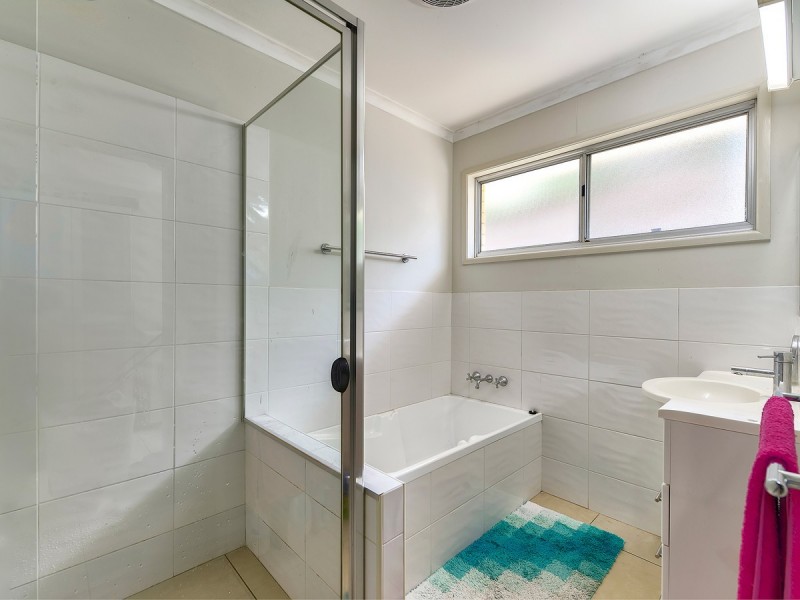 11 Caesar Road, Ferny Hills QLD 4055