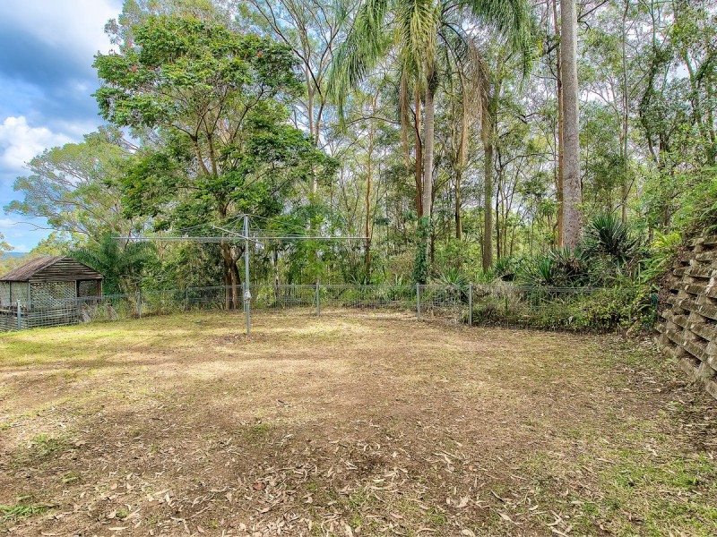 11 Caesar Road, Ferny Hills QLD 4055