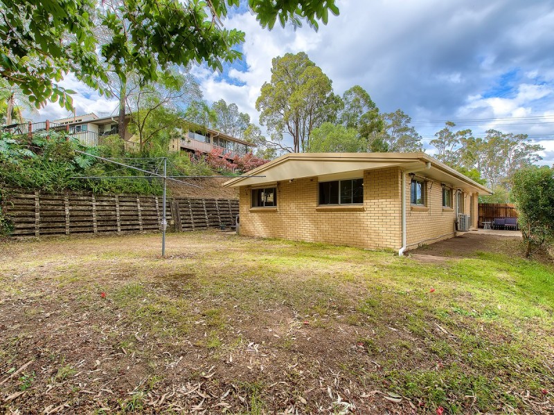 11 Caesar Road, Ferny Hills QLD 4055