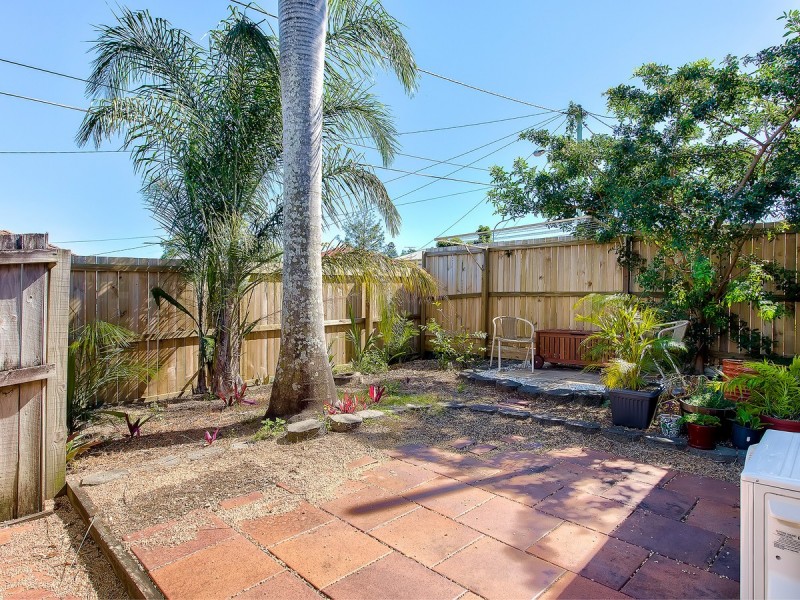 2/211 Webster Road, Stafford QLD 4053