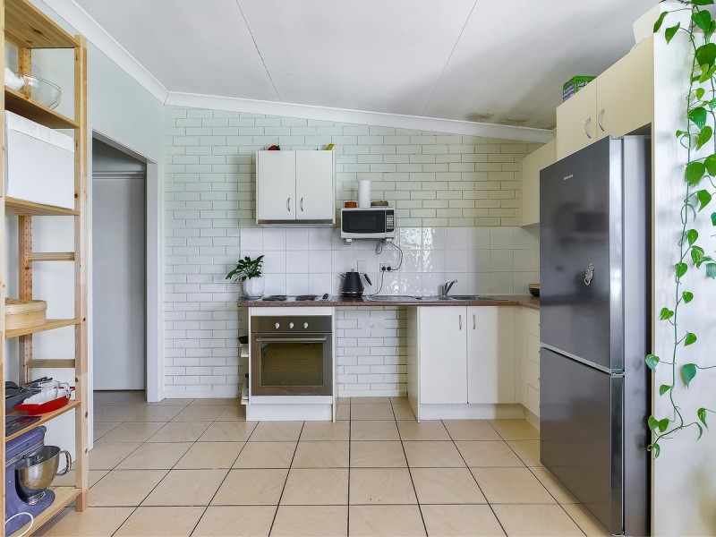 2/211 Webster Road, Stafford QLD 4053