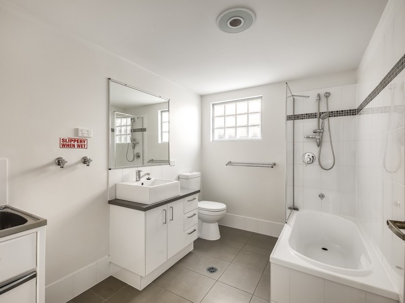 2/23 Duffy Street, Zillmere QLD 4034