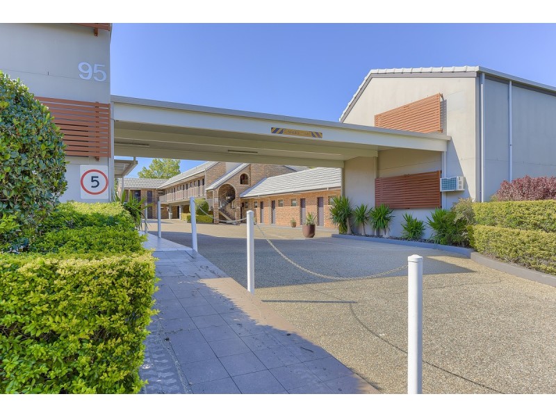 8 & 9/95 Nudgee Road, Hamilton QLD 4007