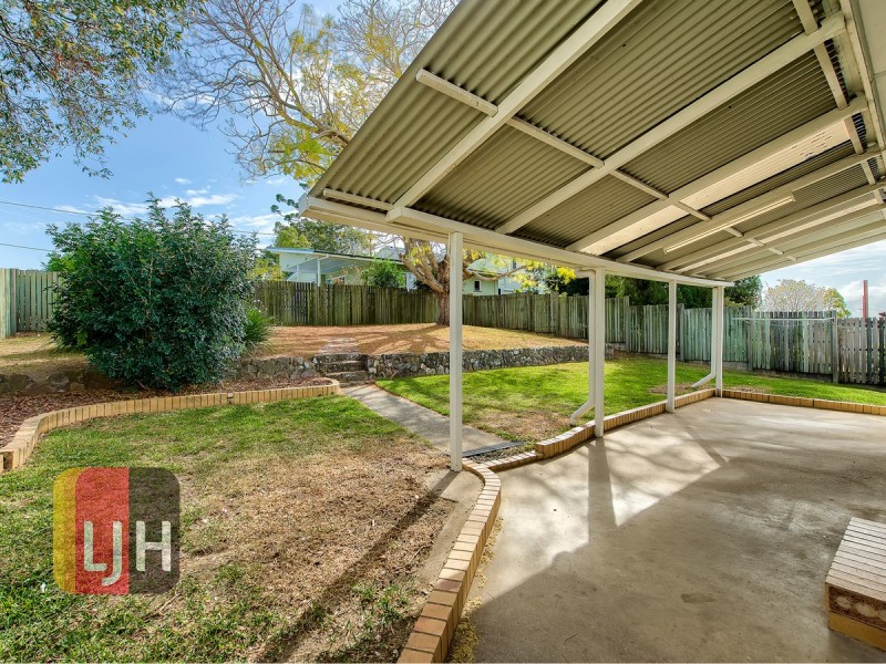 17 Quill Street, Stafford Heights QLD 4053