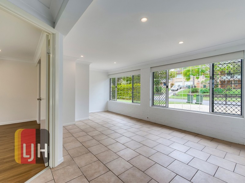 22 Redgrave Street, Stafford Heights QLD 4053