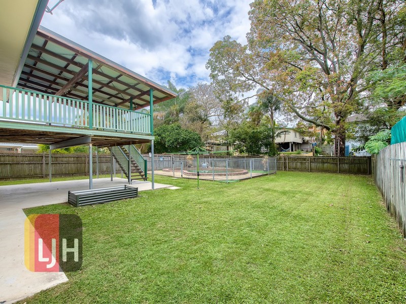 22 Redgrave Street, Stafford Heights QLD 4053