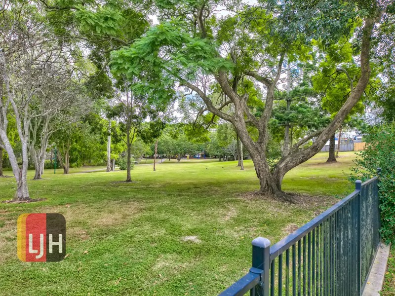 33 Gamelin Crescent, Stafford QLD 4053