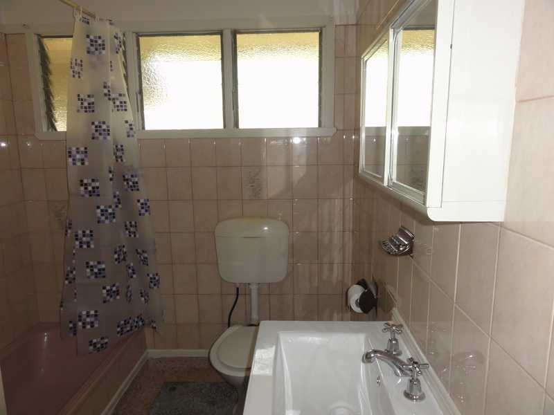 296 Kitchener Road, Stafford Heights QLD 4053