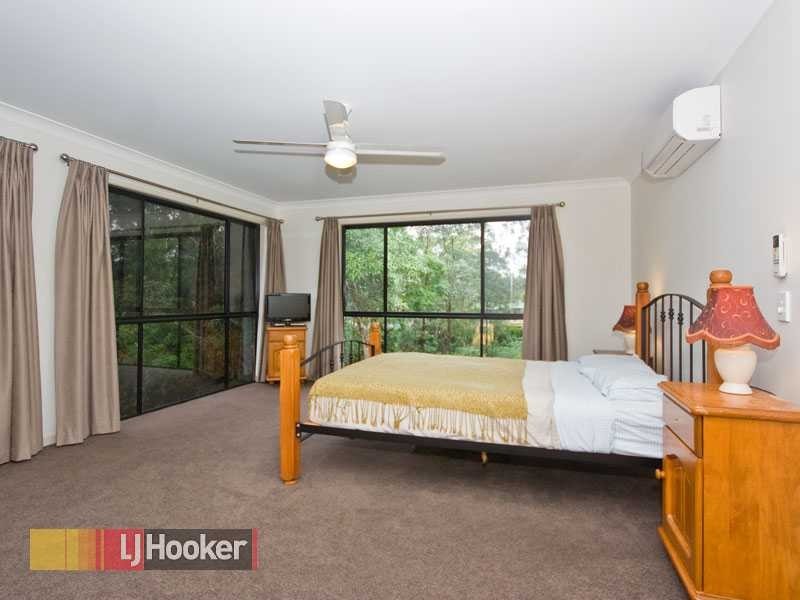 18 Eveleigh Street, Arana Hills QLD 4054