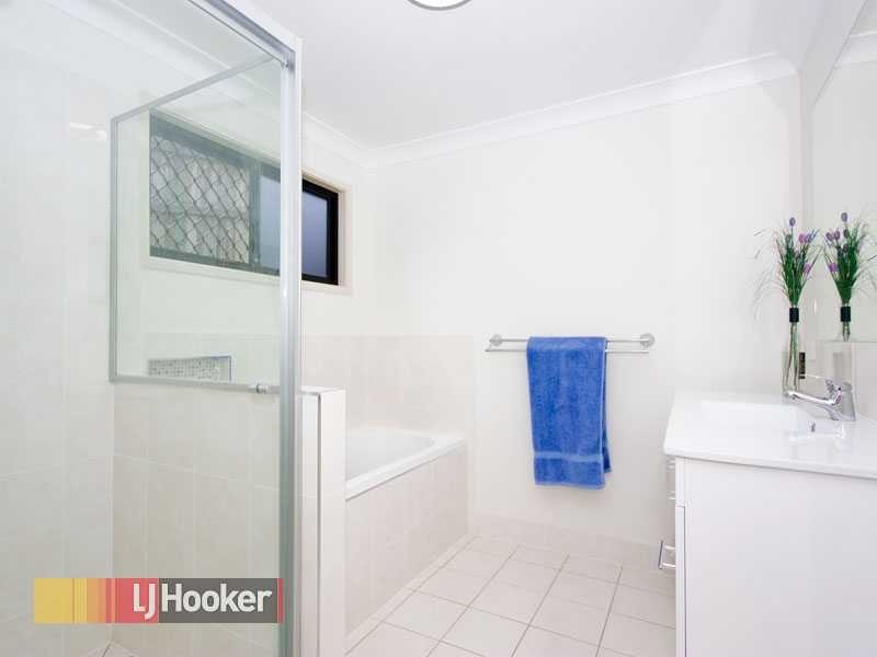 18 Eveleigh Street, Arana Hills QLD 4054