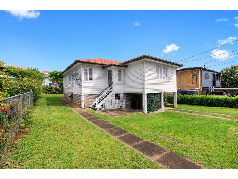 245 Nursery Road, Holland Park QLD 4121