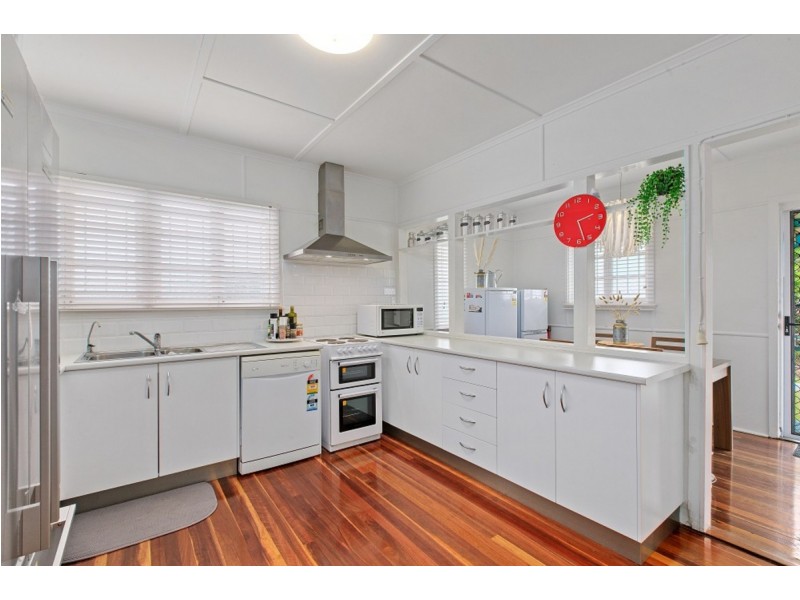 245 Nursery Road, Holland Park QLD 4121