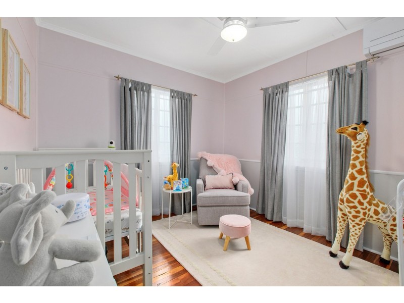 245 Nursery Road, Holland Park QLD 4121