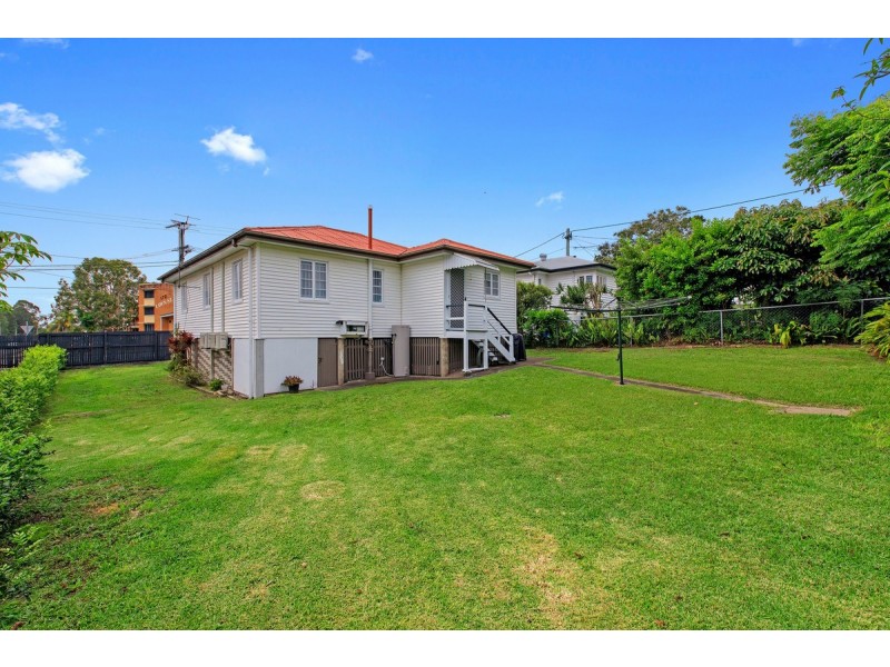 245 Nursery Road, Holland Park QLD 4121