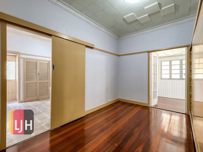 49 Raceview Avenue, Hendra QLD 4011