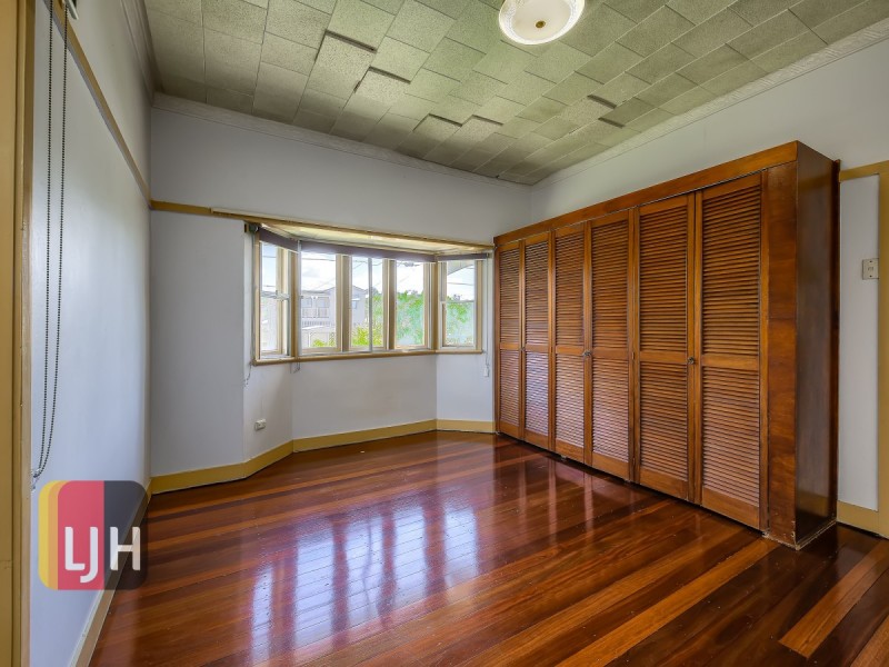 49 Raceview Avenue, Hendra QLD 4011