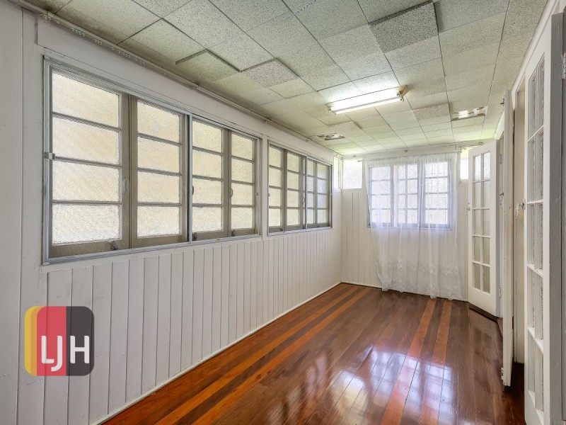 49 Raceview Avenue, Hendra QLD 4011