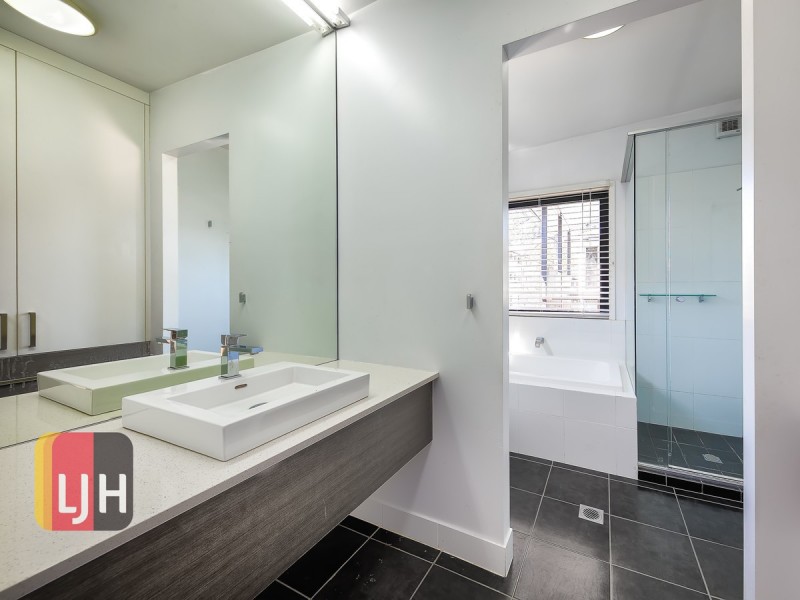 44 Garden Terrace, Newmarket QLD 4051