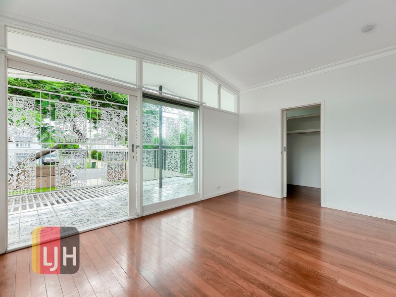 8 Eighth Avenue, Kedron QLD 4031