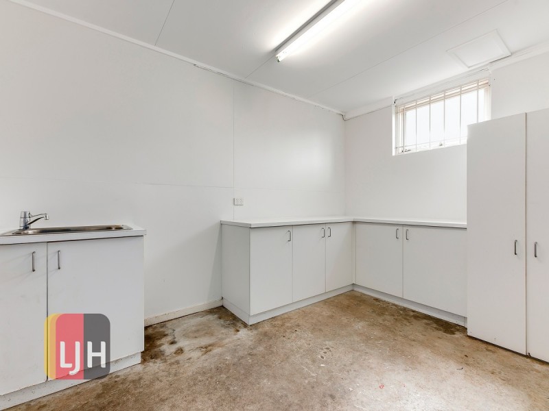 8 Eighth Avenue, Kedron QLD 4031