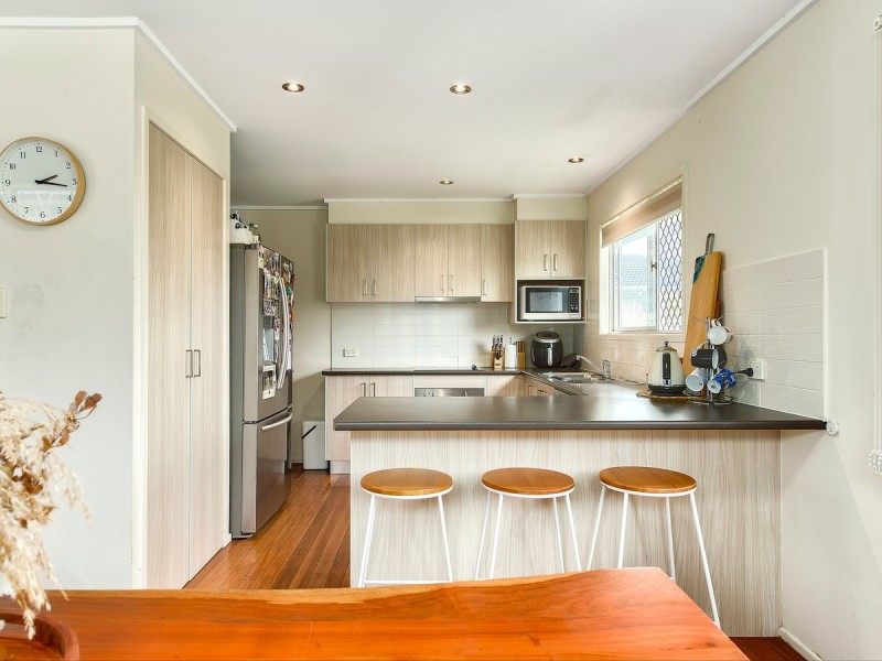 21 Dorkay Street, Stafford Heights QLD 4053