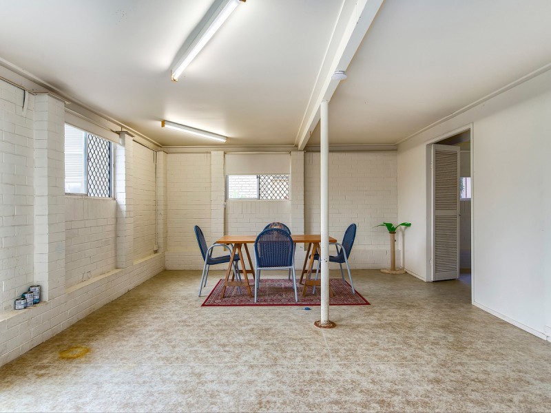 21 Dorkay Street, Stafford Heights QLD 4053