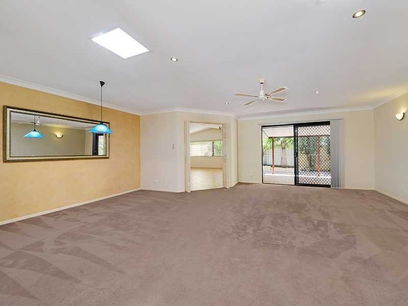 27 Fairhaven Place, Albany Creek QLD 4035