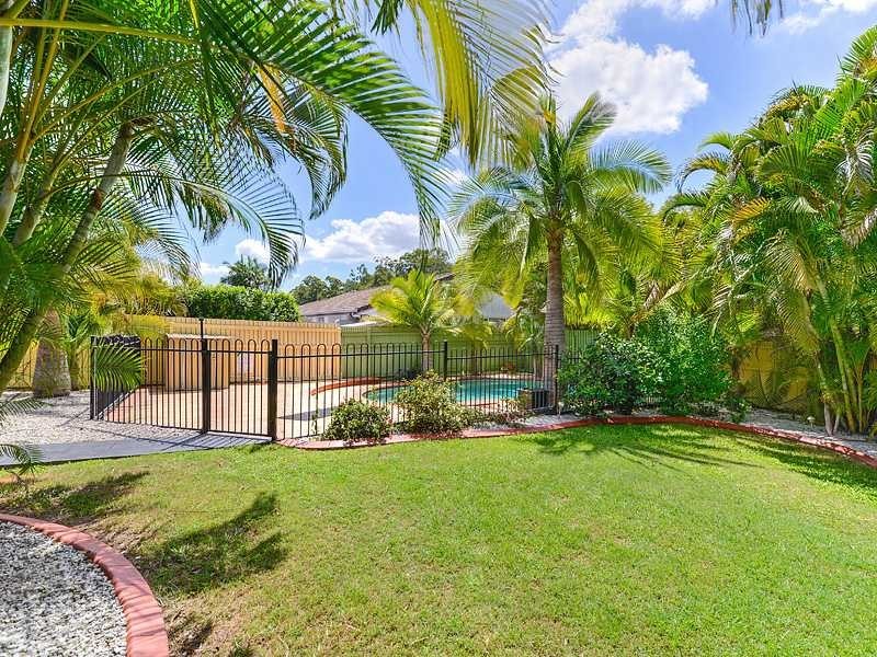 27 Fairhaven Place, Albany Creek QLD 4035