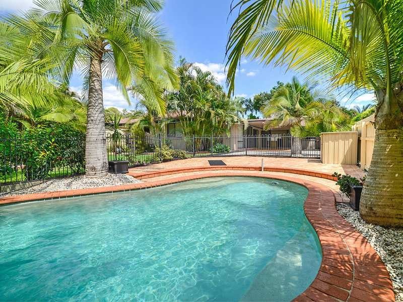 27 Fairhaven Place, Albany Creek QLD 4035