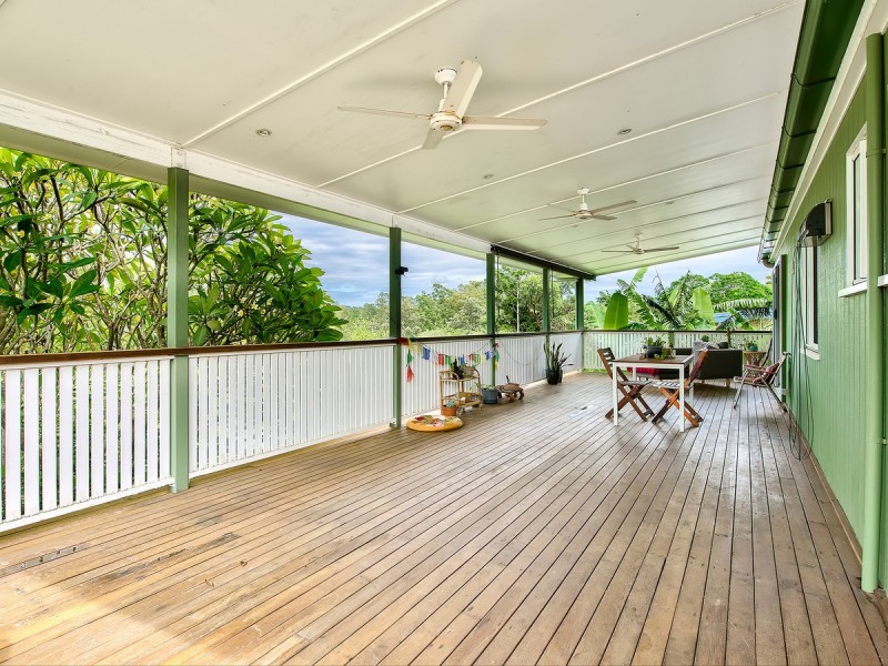 1122 South Pine Road, Arana Hills QLD 4054