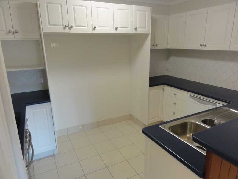 43 Hillenvale Avenue, Arana Hills QLD 4054