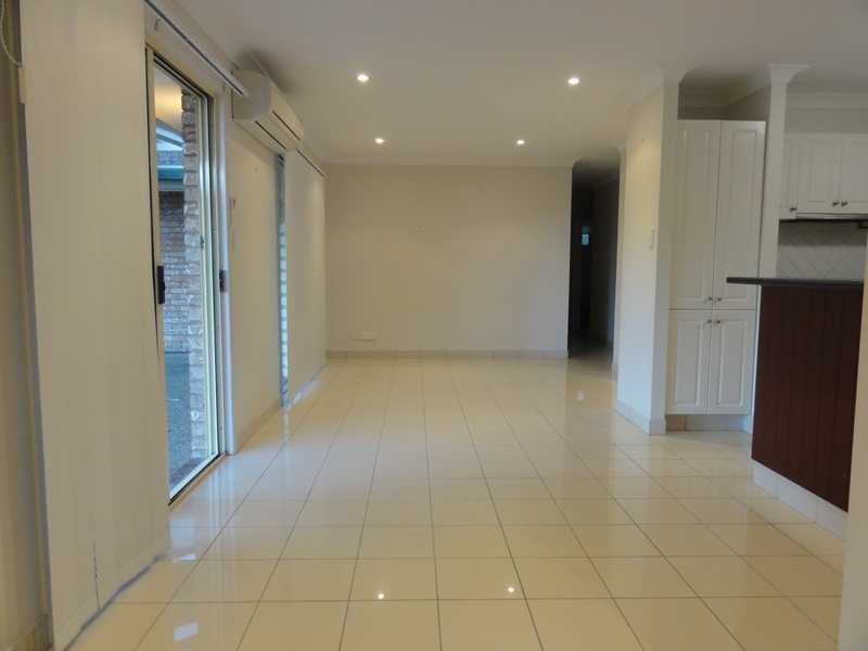 43 Hillenvale Avenue, Arana Hills QLD 4054