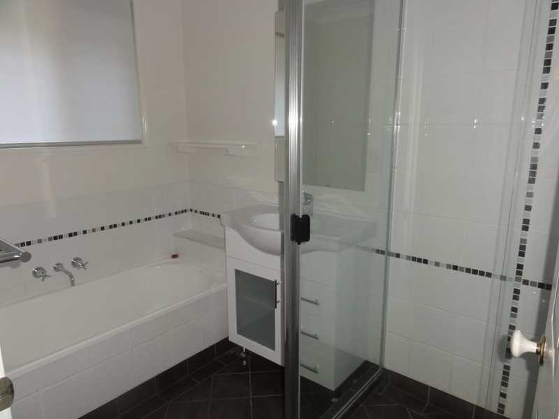 43 Hillenvale Avenue, Arana Hills QLD 4054