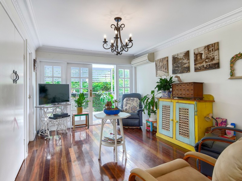 16 Dawn Street, Kedron QLD 4031