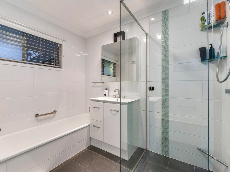 5 Redgrave Street, Stafford Heights QLD 4053