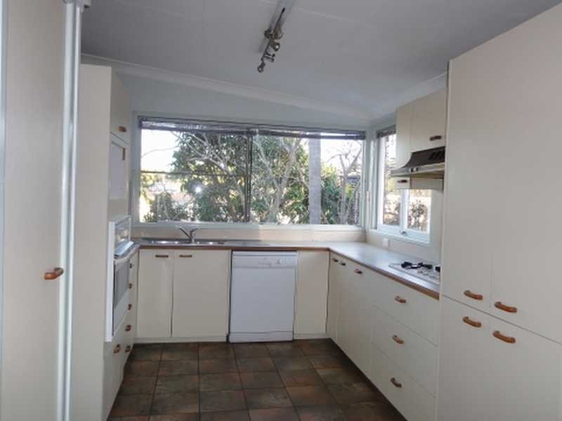 18 Tasman Street, Stafford Heights QLD 4053