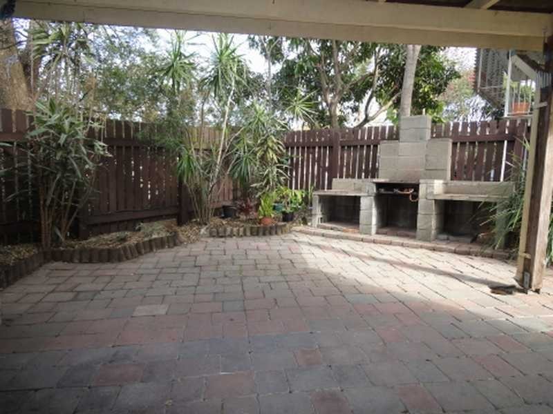 18 Tasman Street, Stafford Heights QLD 4053