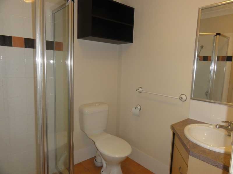 2/46 Scott Road, Herston QLD 4006