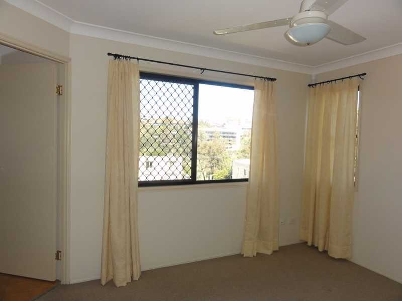 2/46 Scott Road, Herston QLD 4006