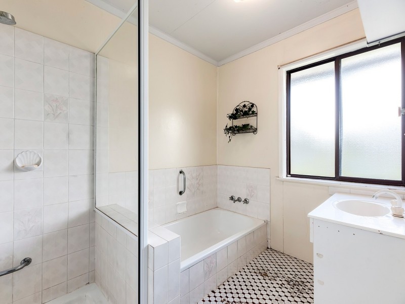 2 Viney Street, Chermside West QLD 4032