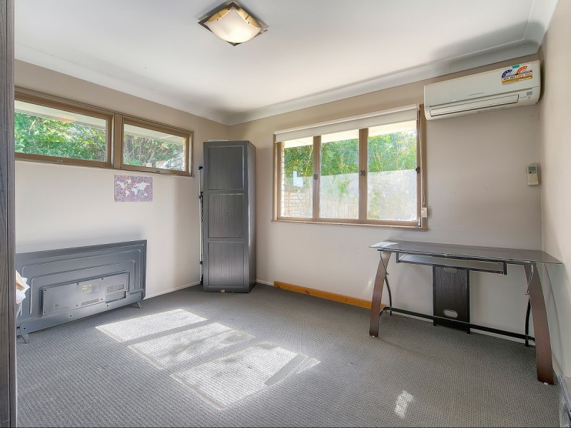 16 Euratha Street, Stafford Heights QLD 4053