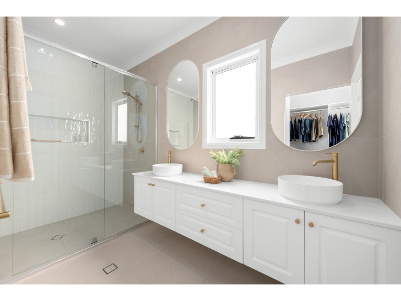 22 Winnam Street, Stafford QLD 4053