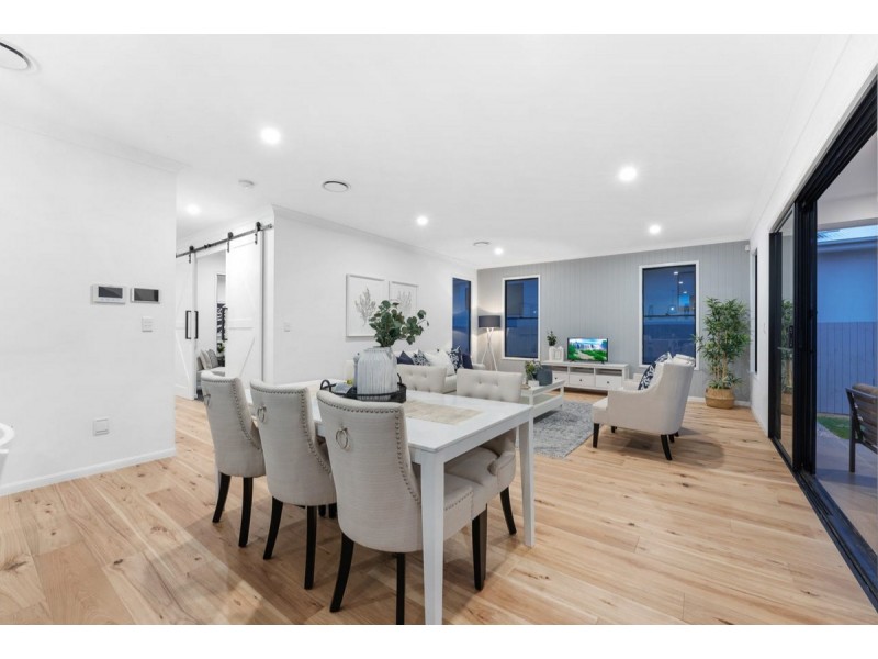 8 Pedley Street, Wavell Heights QLD 4012