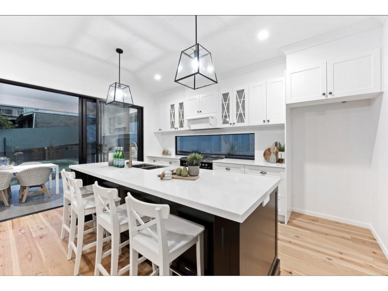 8 Pedley Street, Wavell Heights QLD 4012