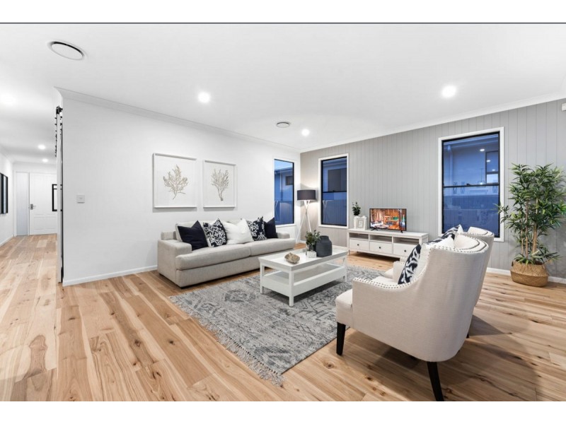 8 Pedley Street, Wavell Heights QLD 4012