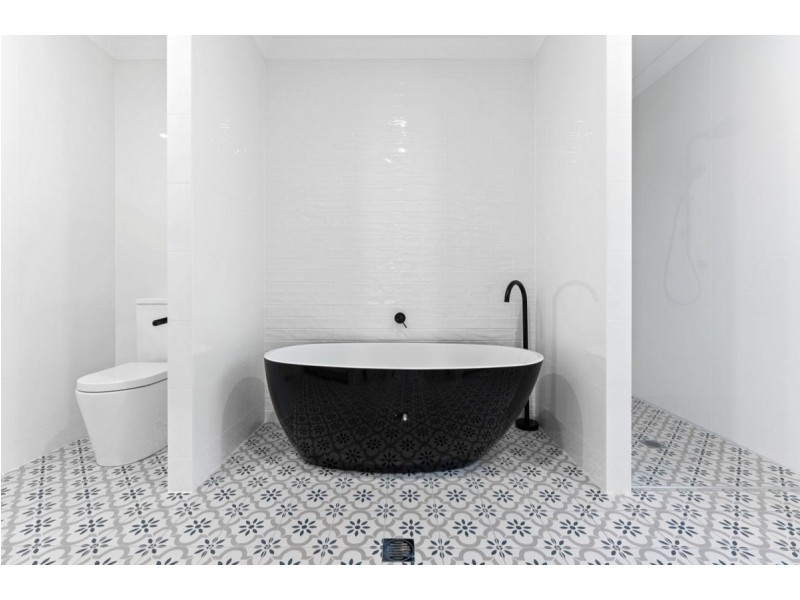 8 Pedley Street, Wavell Heights QLD 4012