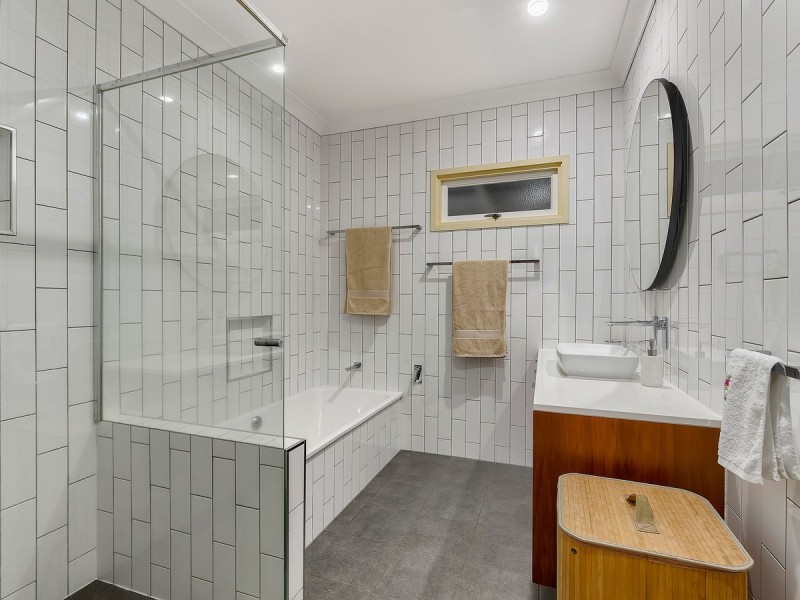 234 Kitchener Road, Stafford Heights QLD 4053