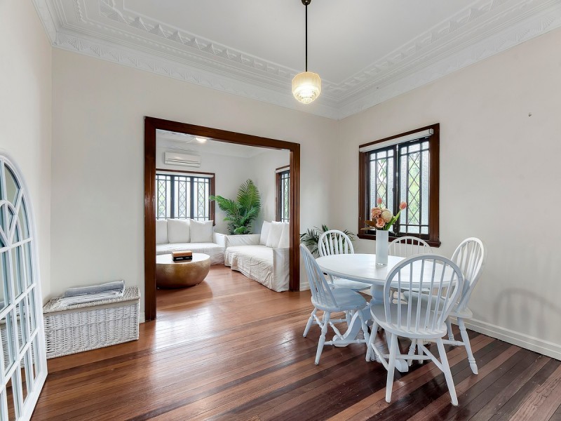 8 Tathra Street, Stafford QLD 4053